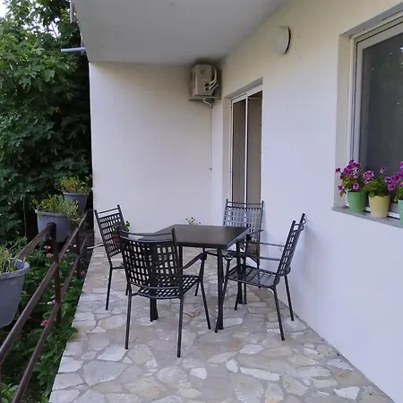 Pasha Apartment *